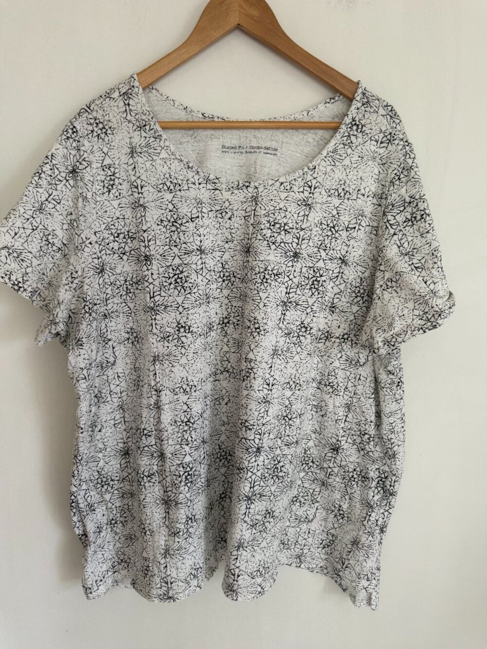 Penningtons Women Black/White Geometric Design Short Sleeve Pullover Top Size 3X